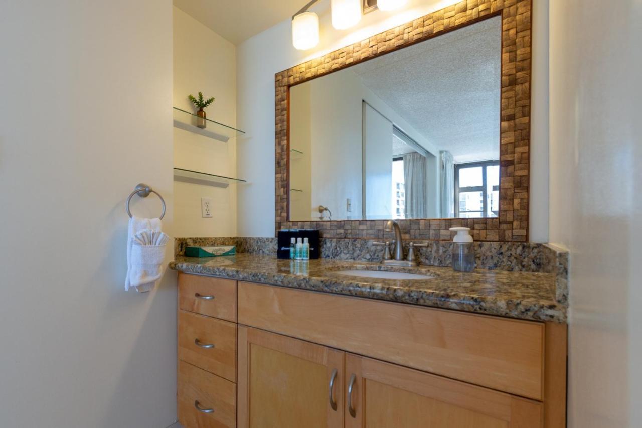 Beautifully Renovated 32Nd Floor Deluxe Ocean View Waikiki Condo Condo Honolulu Ngoại thất bức ảnh